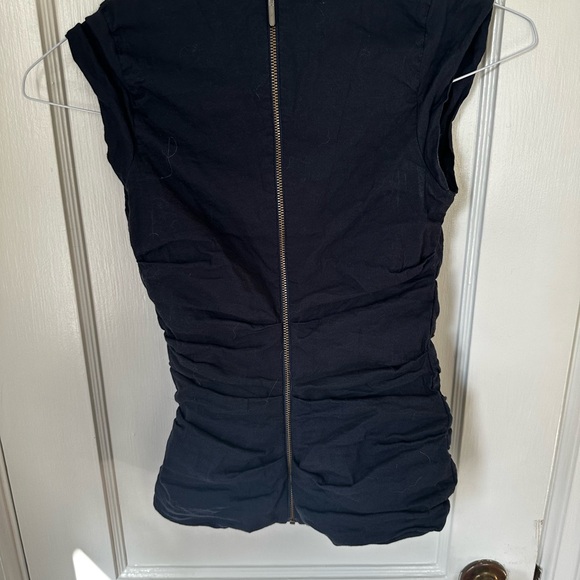 Artelier Nicole Miller Chic Navy Sleeveless Top - Picture 4 of 4